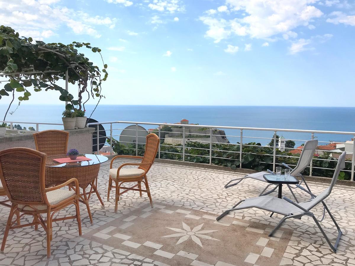 Apartment Jana Улцинь Екстер'єр фото