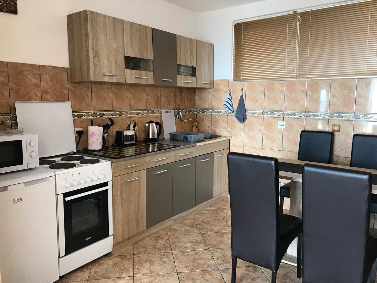 Apartment Jana Улцинь Екстер'єр фото