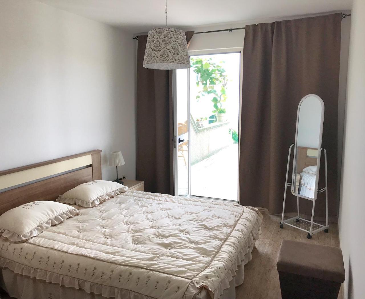 Apartment Jana Улцинь Екстер'єр фото