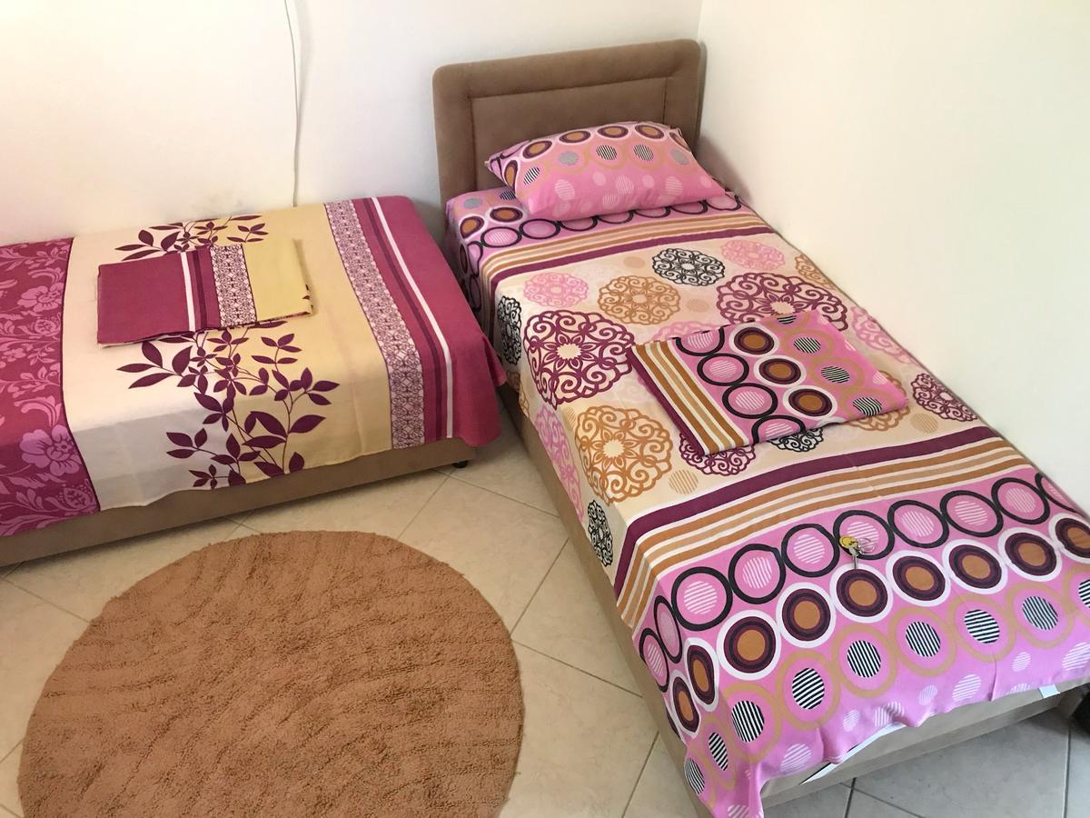 Apartment Jana Улцинь Екстер'єр фото